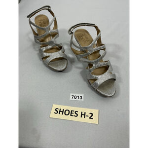 Womans Excellent Condition Naturilizer Dianna Strappy Dress Sandals 9 M Silver